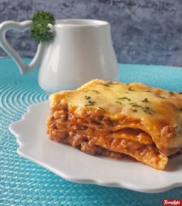 lasagna panggang lezat keju