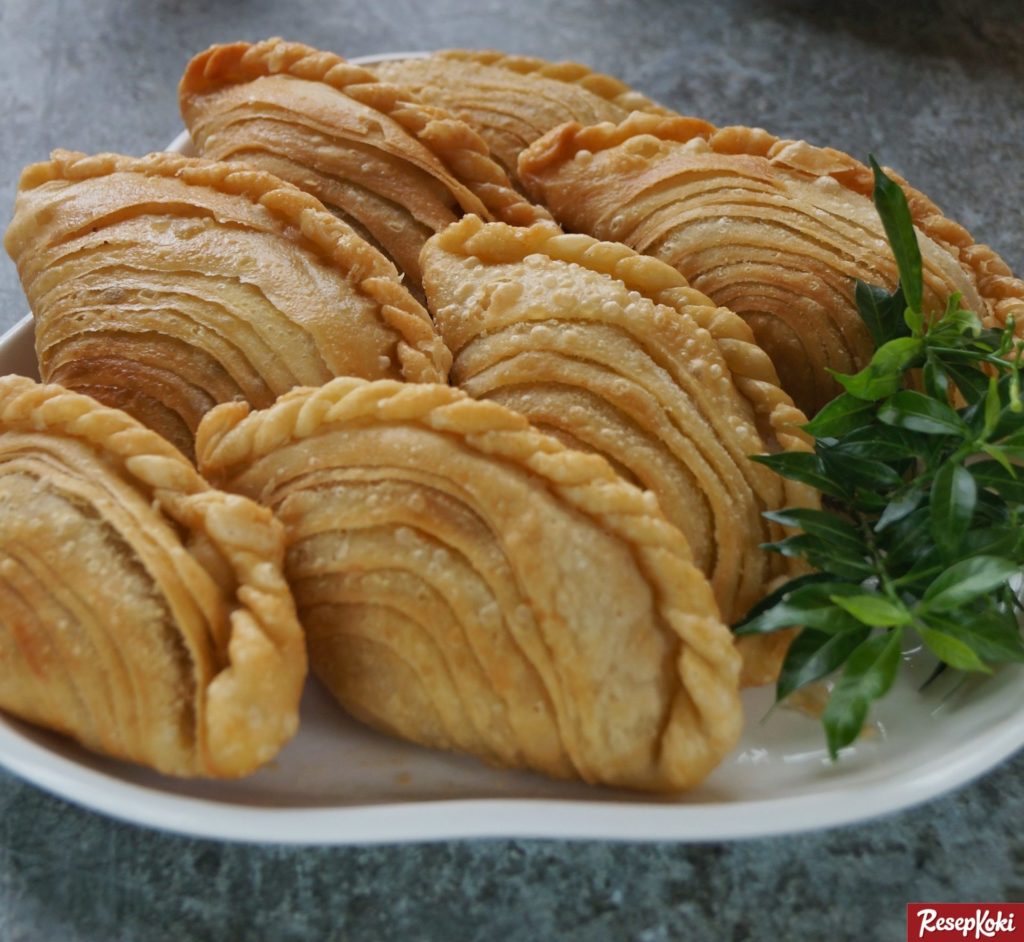 Karipap (Curry Puff) Praktis Renyah Lezat - Resep  ResepKoki