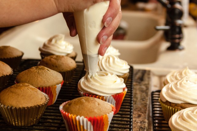 5 Tips dan Trik Sukses Menghias Cupcake
