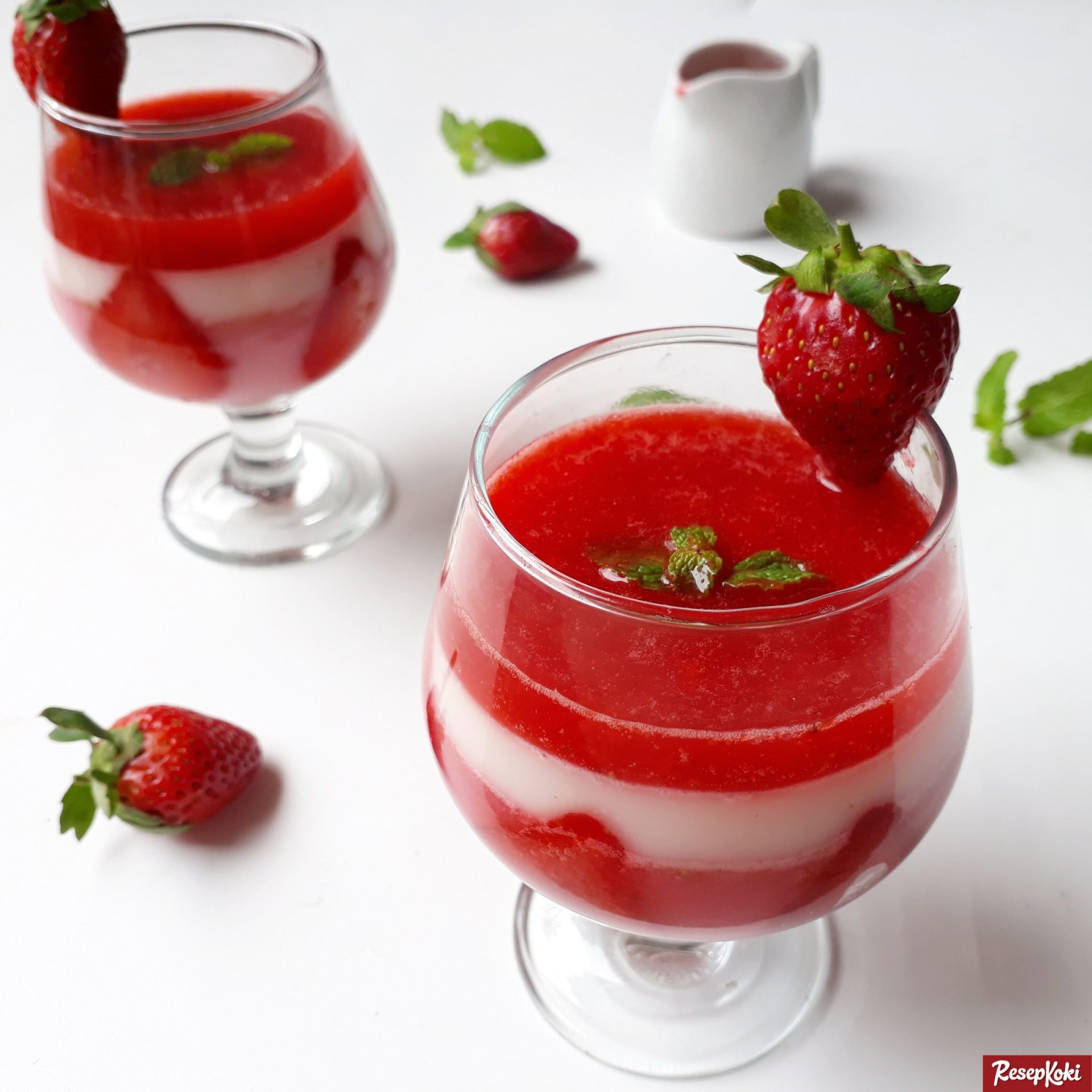 8 Aneka Resep Minuman dan Dessert Strawberry