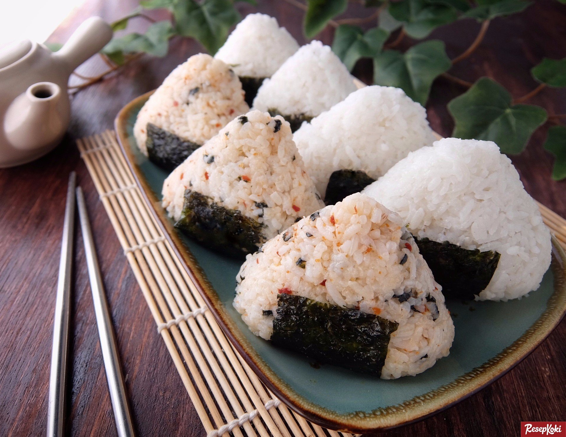4 Tips Membuat Onigiri atau Nasi Kepal ala Jepang yang Rapi & Nasi Menempel Sempurna