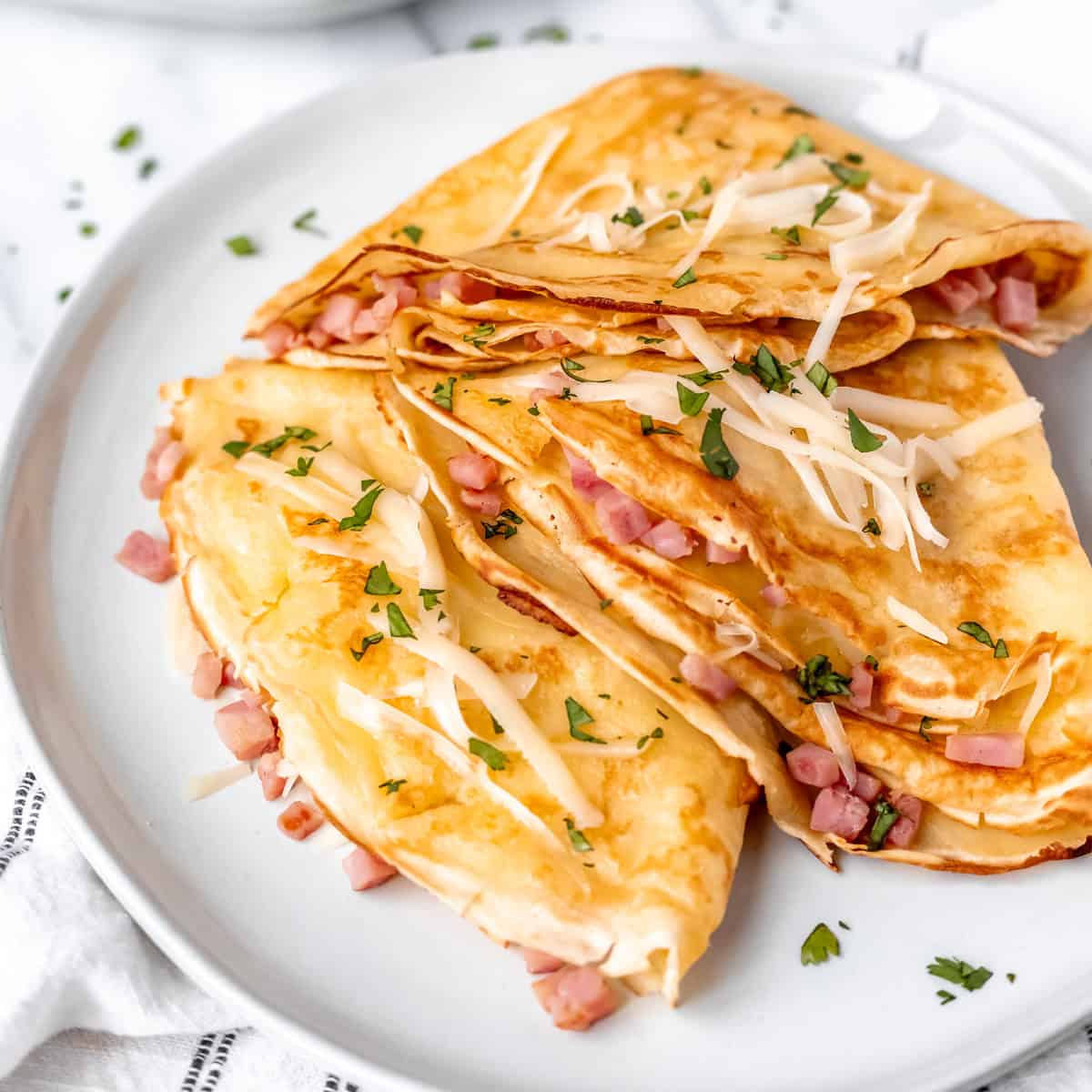 Nongkrong Estetik di New York: Kenalan sama Bar Suzette, Hidden Gem Crepe ala Prancis yang Wajib Masuk Bucket List!